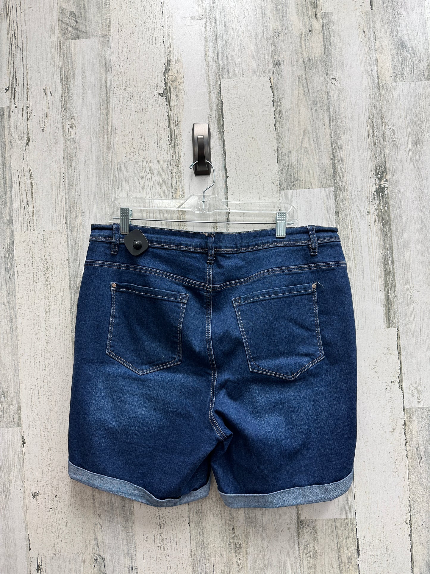 Shorts By Clothes Mentor Size: 16