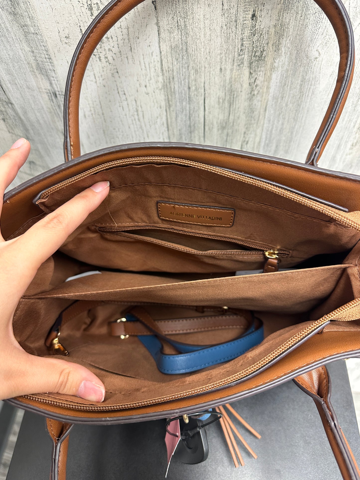 Handbag By Adrienne Vittadini Size: Large