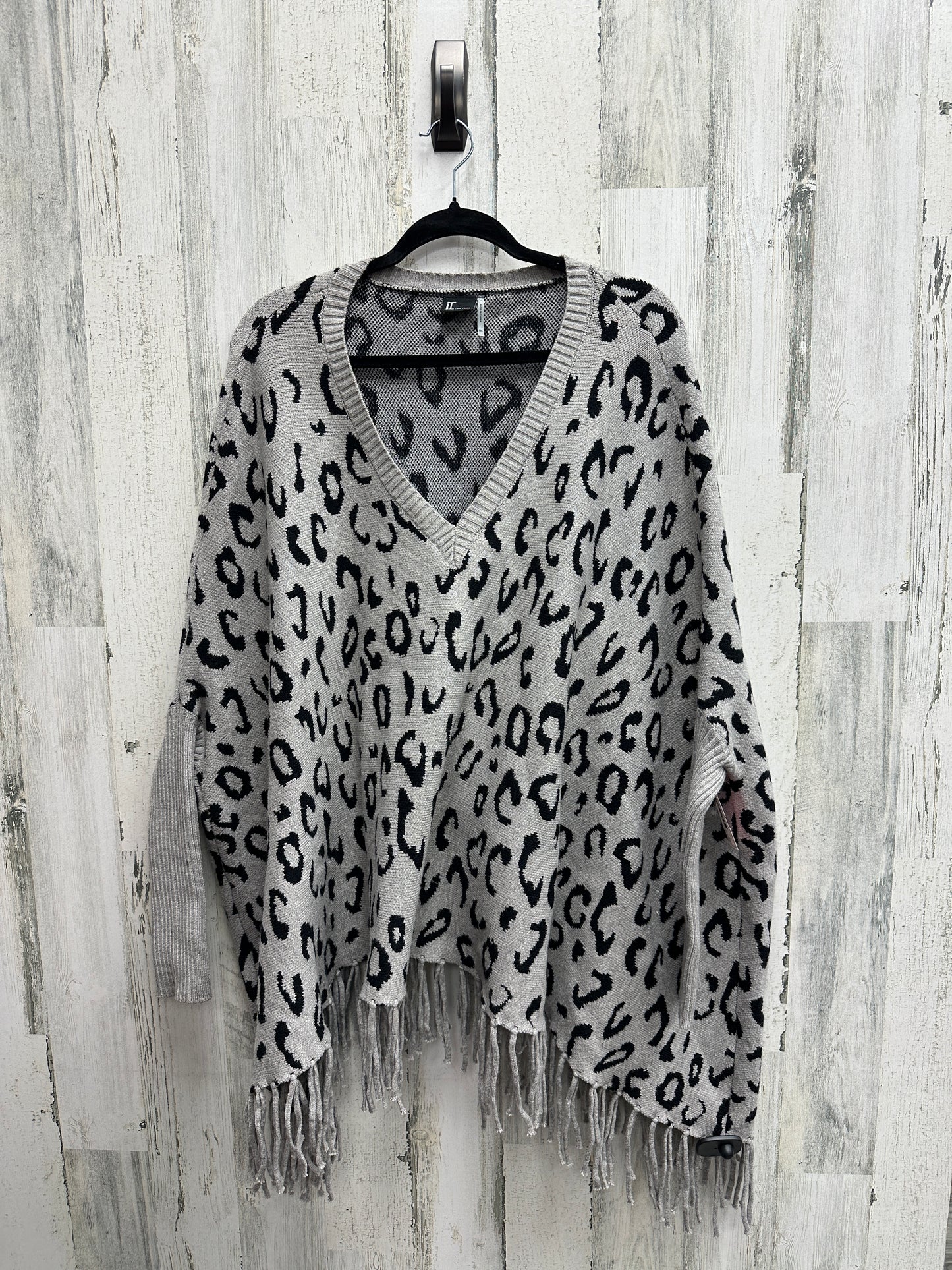 Sweater By Clothes Mentor Size: M