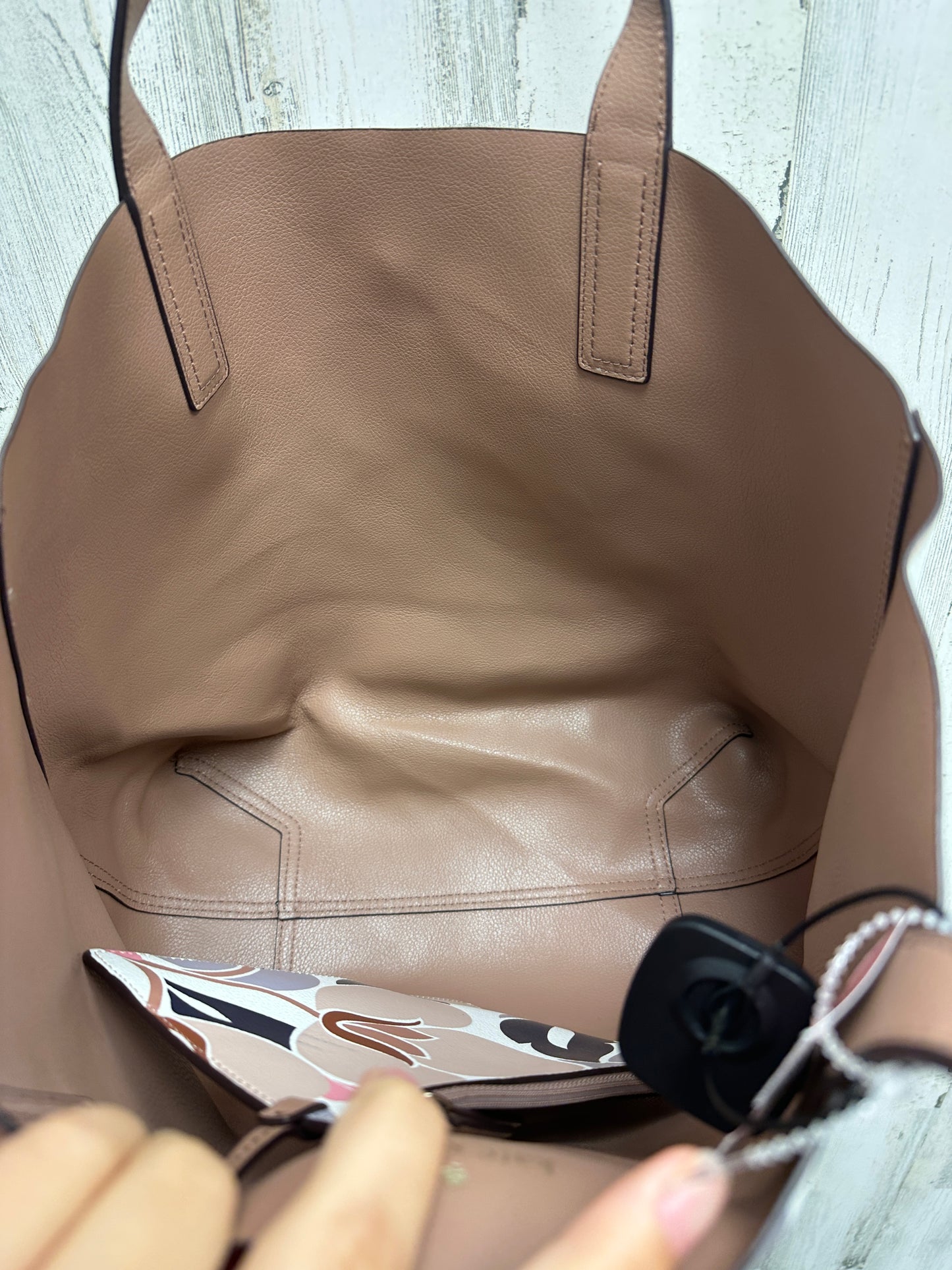 Handbag Designer By Kate Spade Size: Large