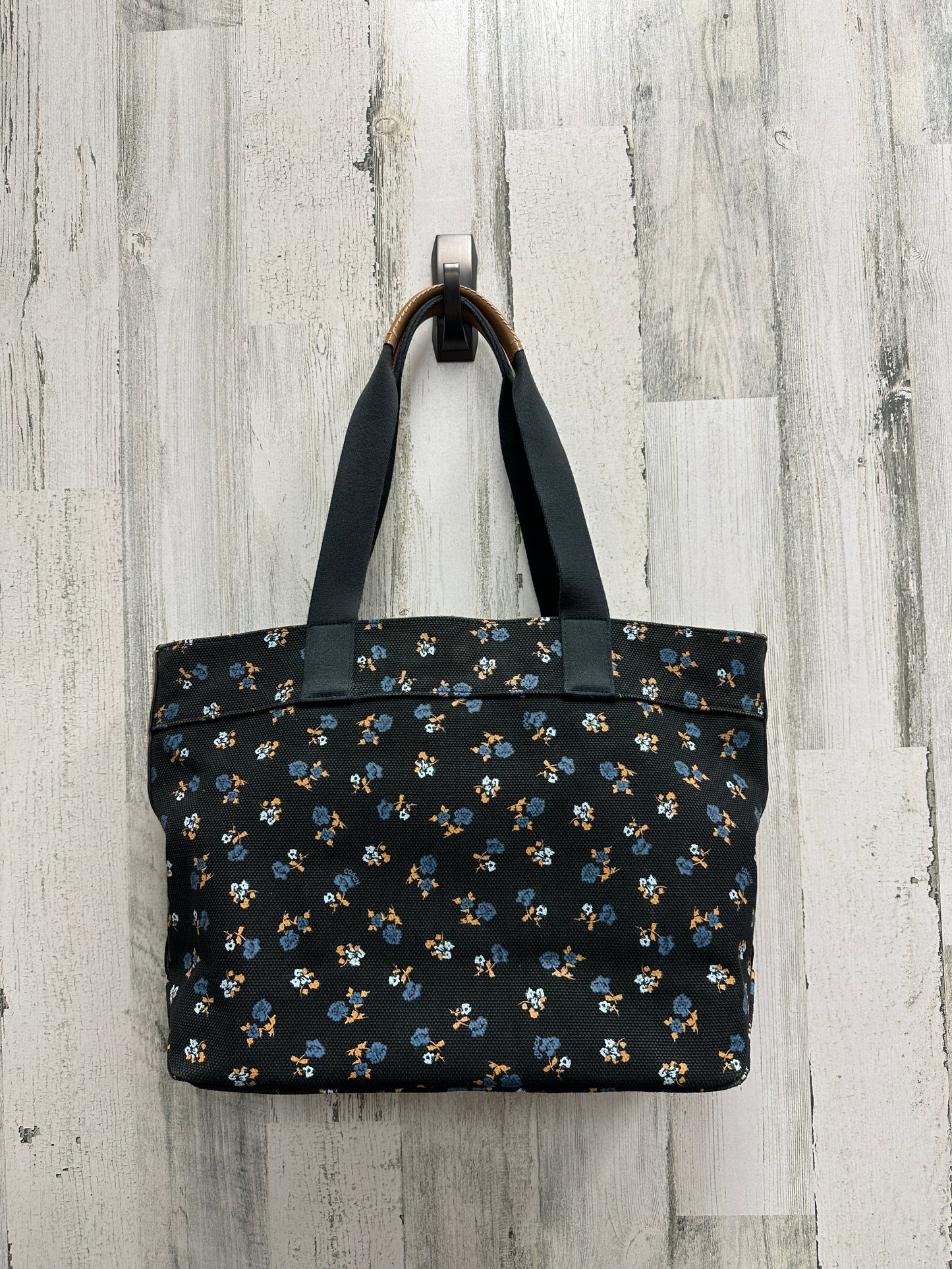 Handbag Designer By Coach Size: Medium