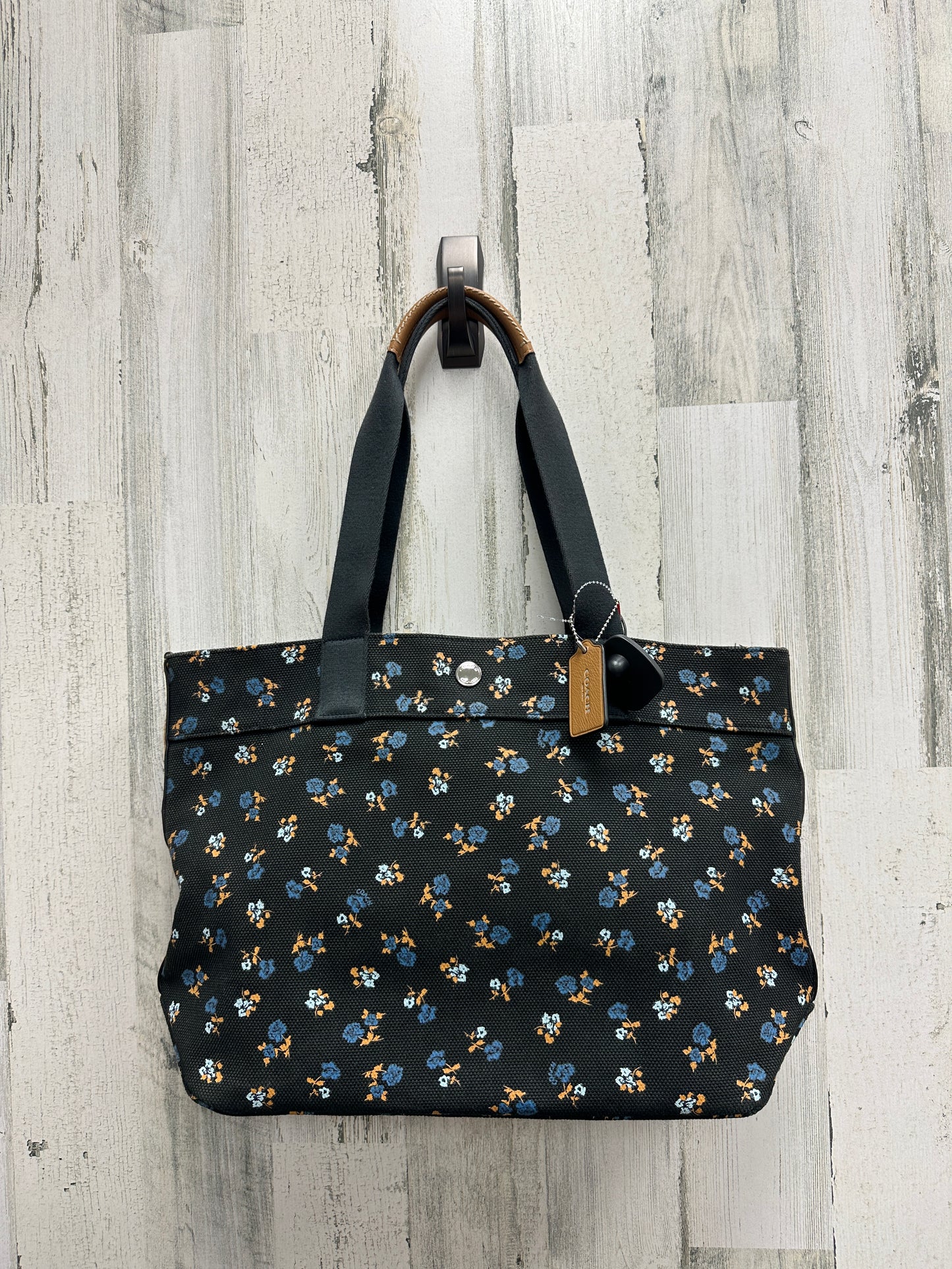 Handbag Designer By Coach Size: Medium