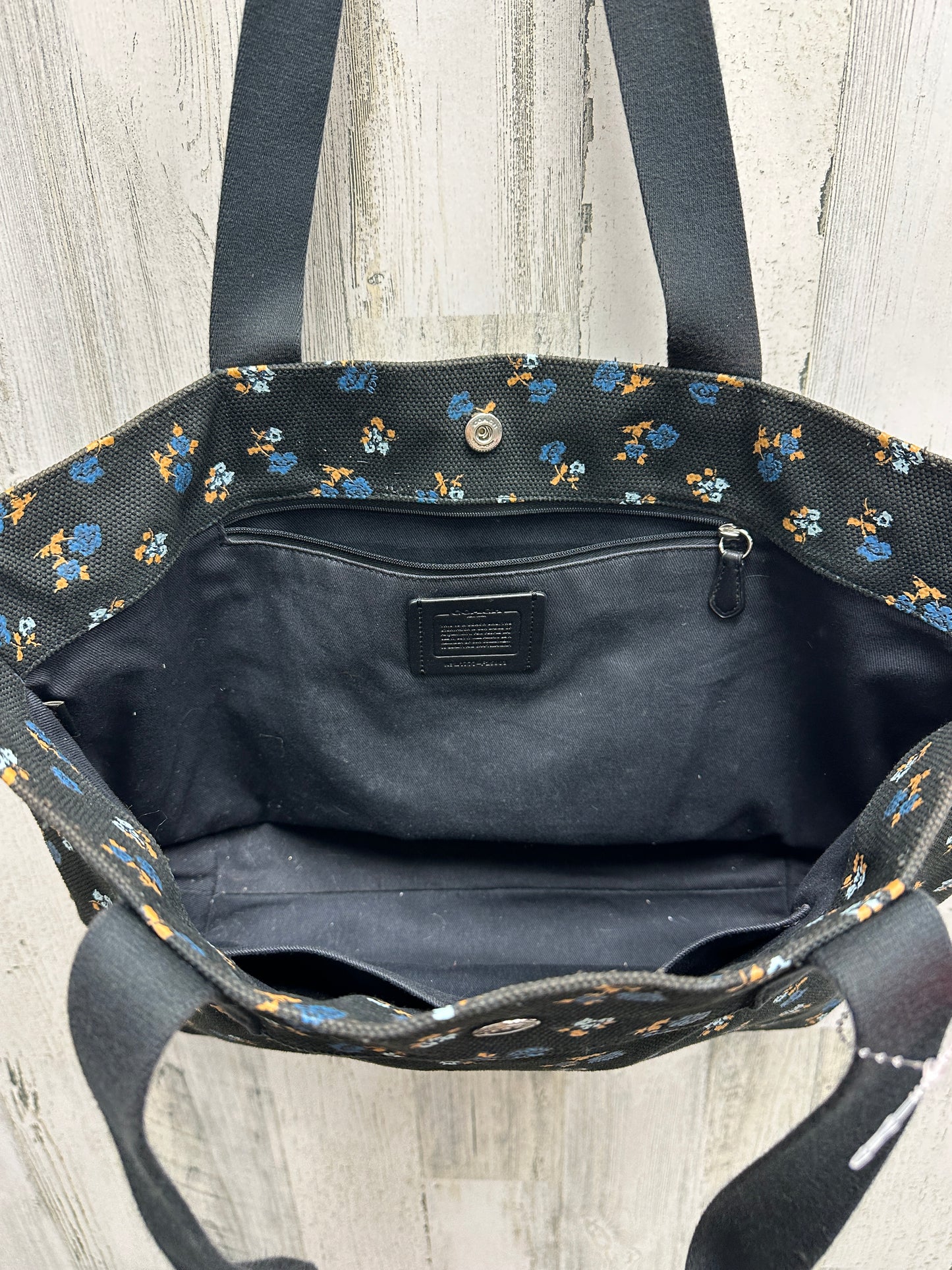 Handbag Designer By Coach Size: Medium
