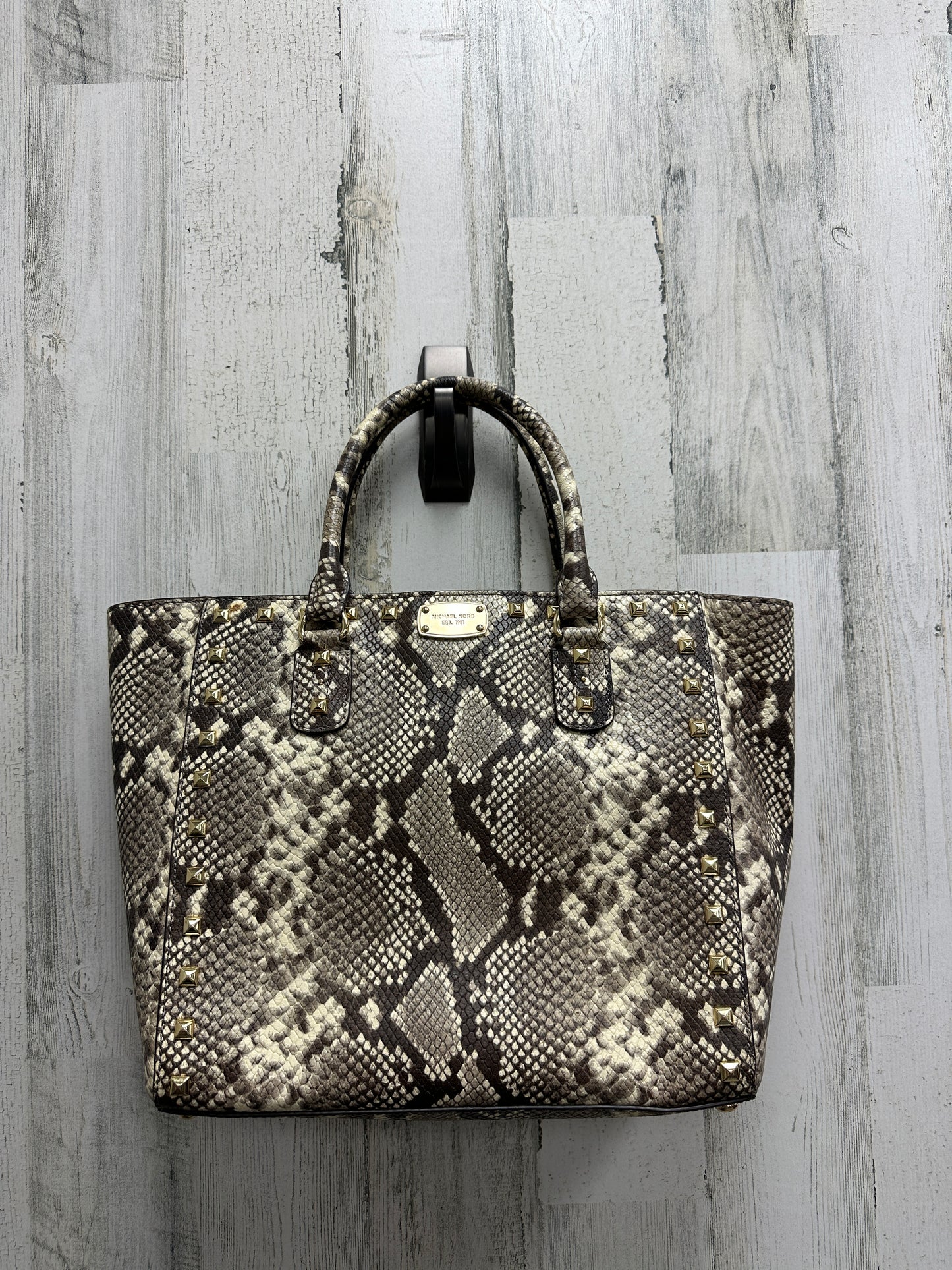 Handbag Designer By Michael Kors Size: Medium