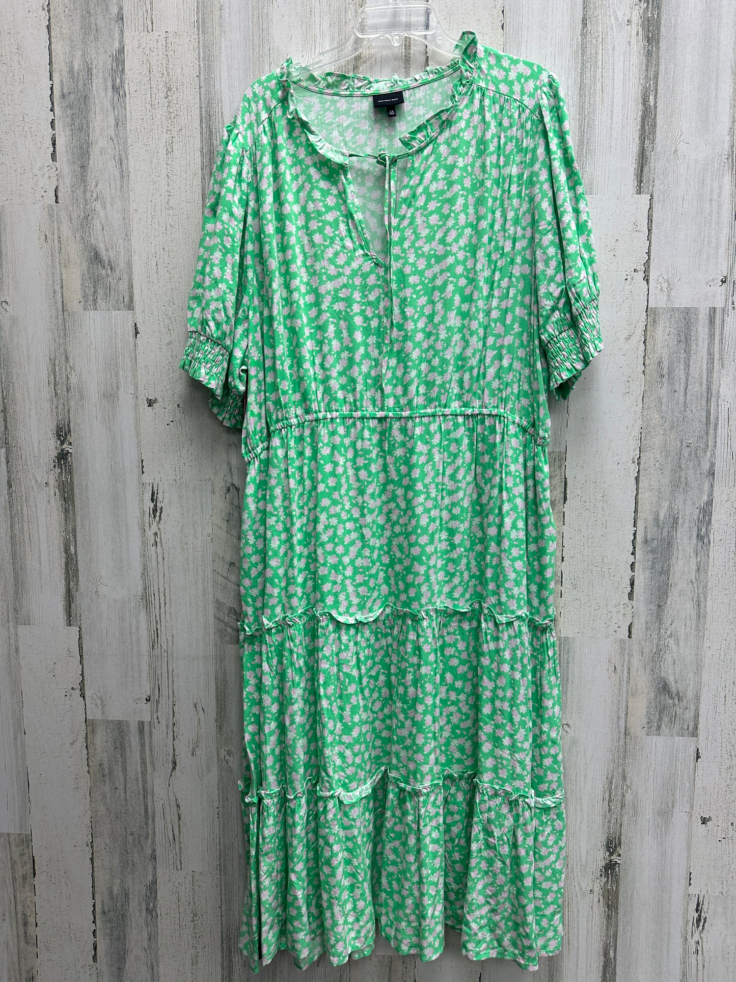 Dress Casual Short By Who What Wear Size: 1x