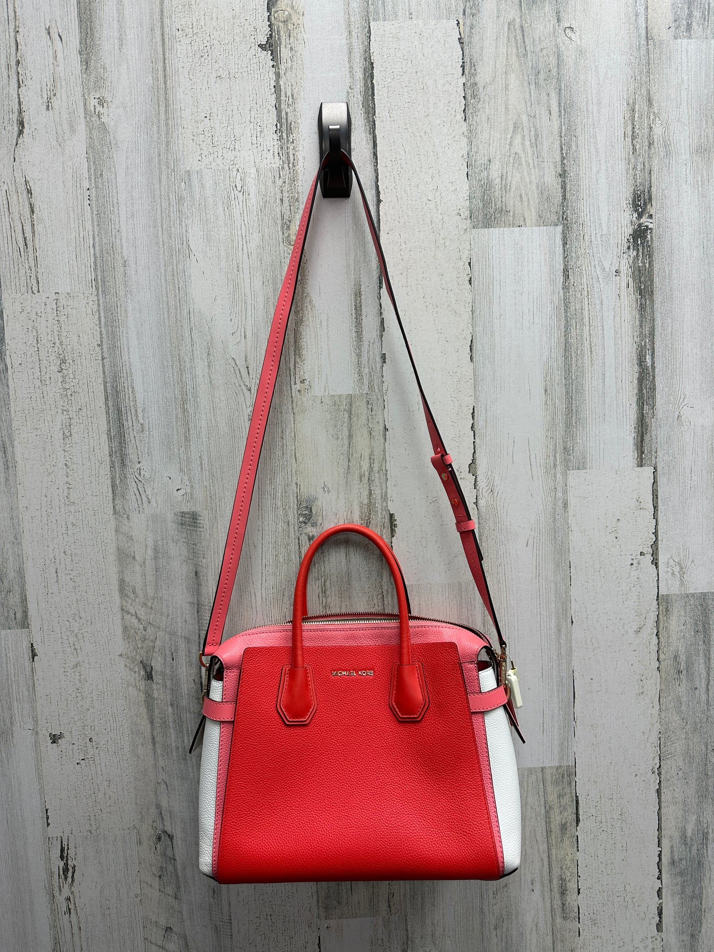 Handbag Designer By Michael Kors Size: Medium