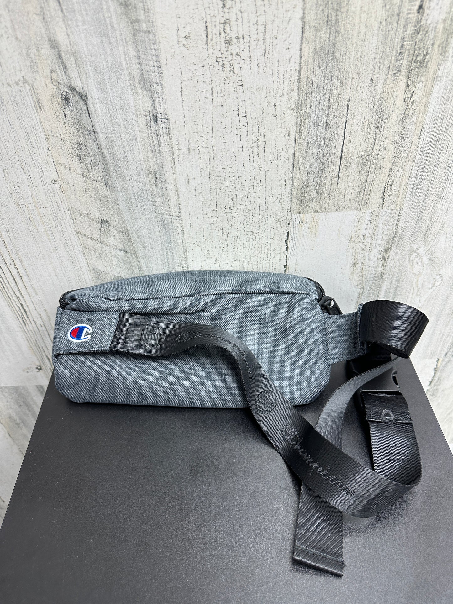 Belt Bag By Champion Size: Medium