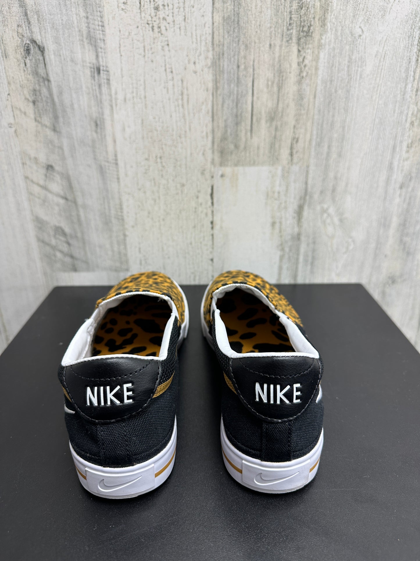 Shoes Flats Ballet By Nike Size: 7.5