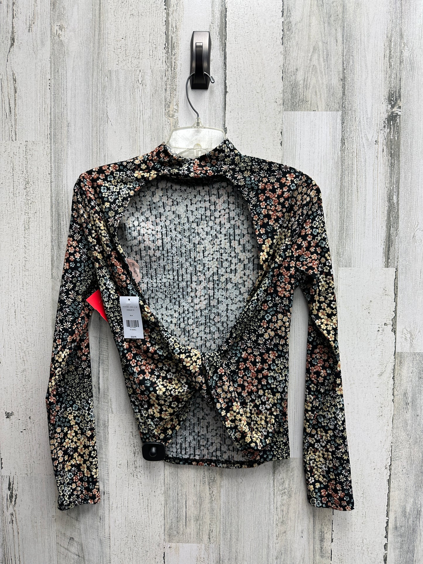 Top Long Sleeve By Clothes Mentor Size: Xs