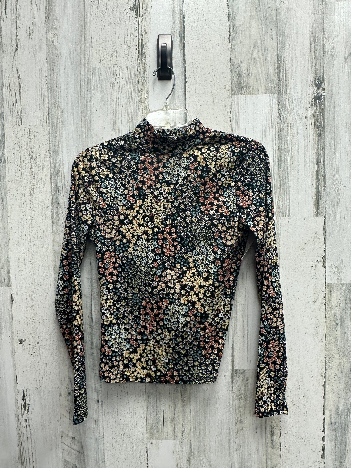 Top Long Sleeve By Clothes Mentor Size: Xs