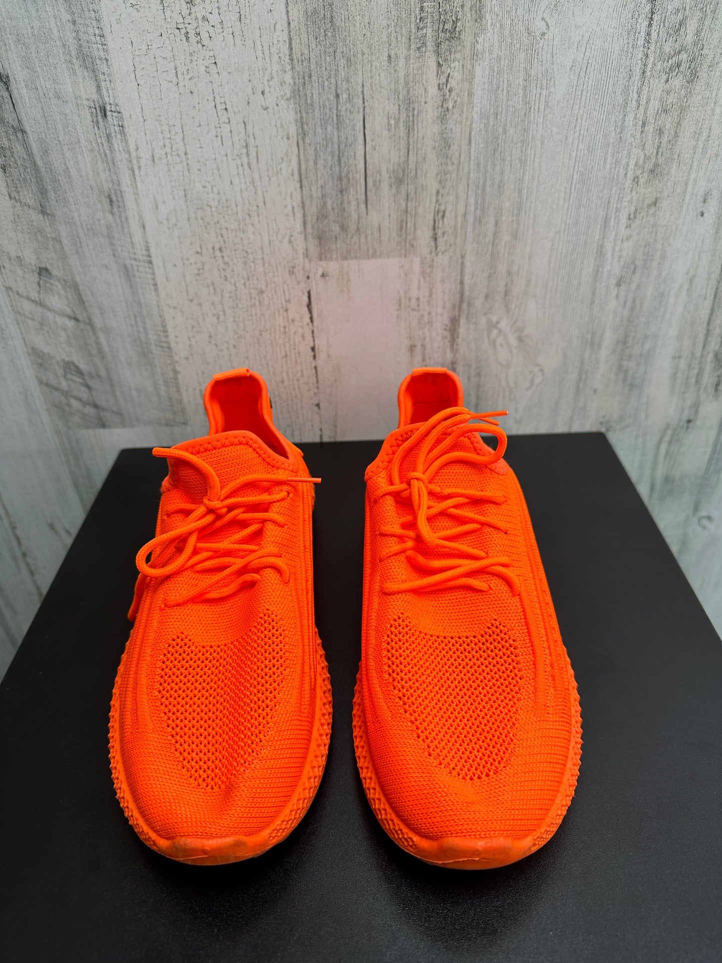 Shoes Athletic By Clothes Mentor Size: 11