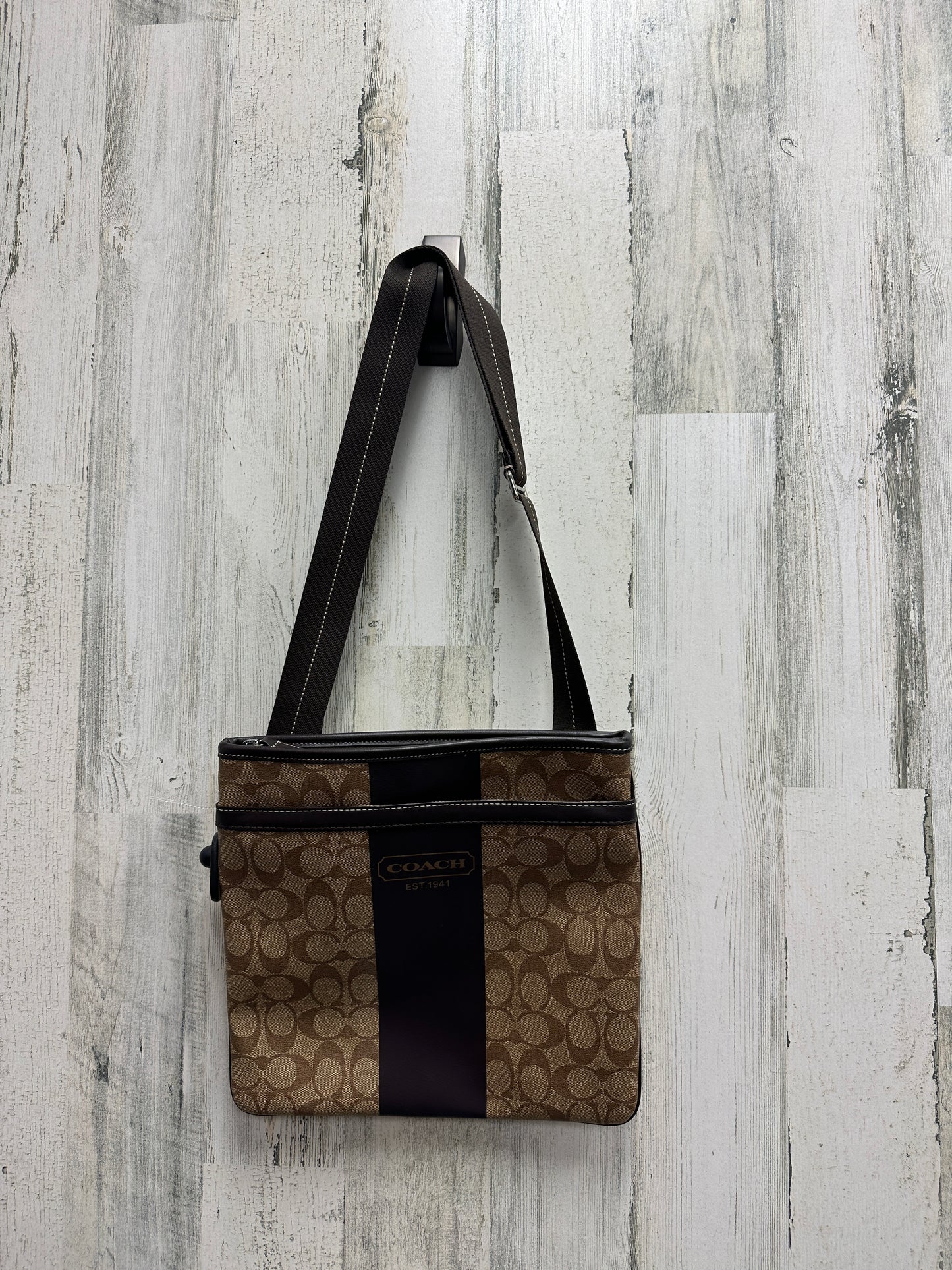 Handbag Designer By Coach Size: Medium