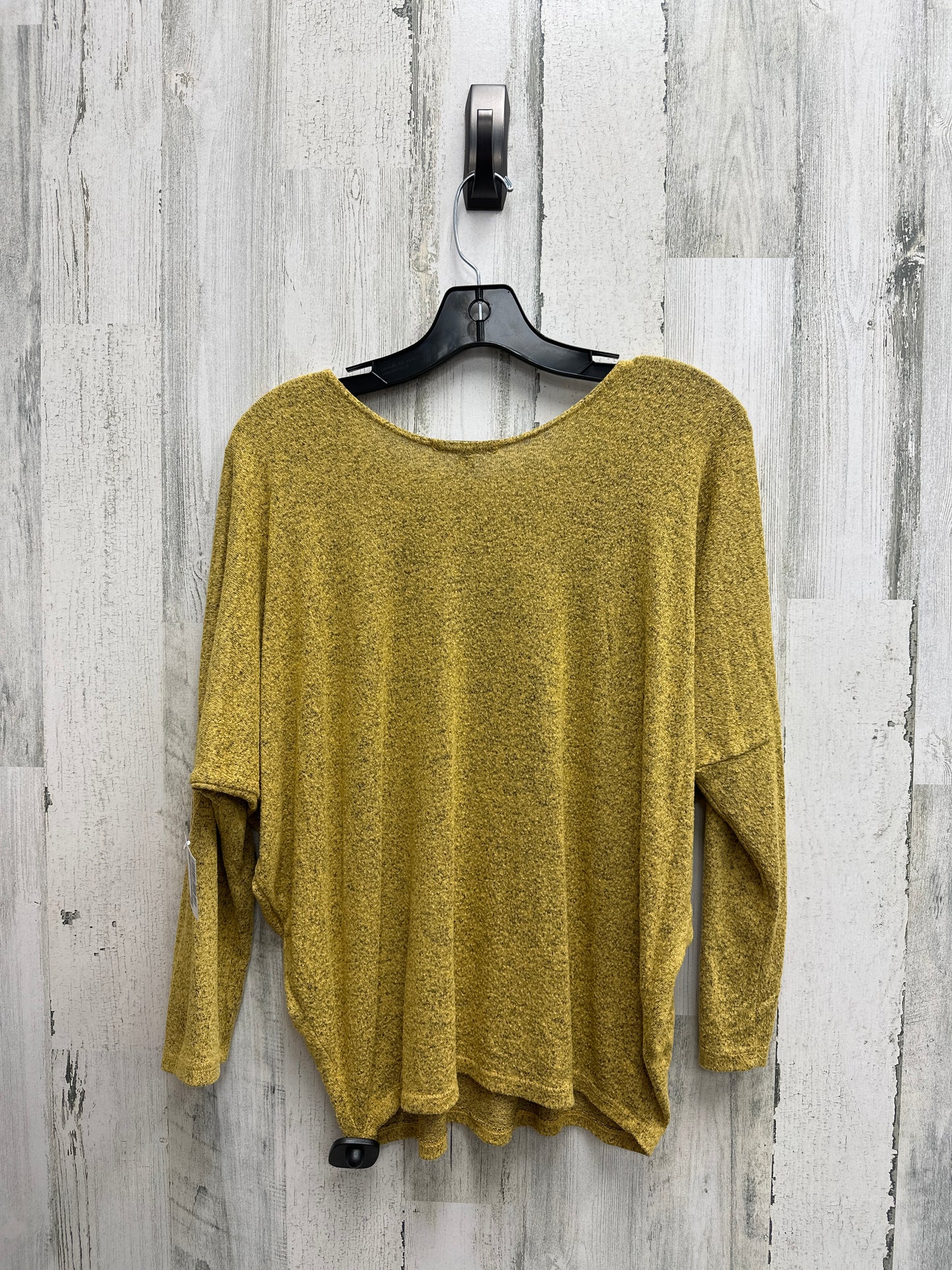 Sweater By Clothes Mentor Size: M
