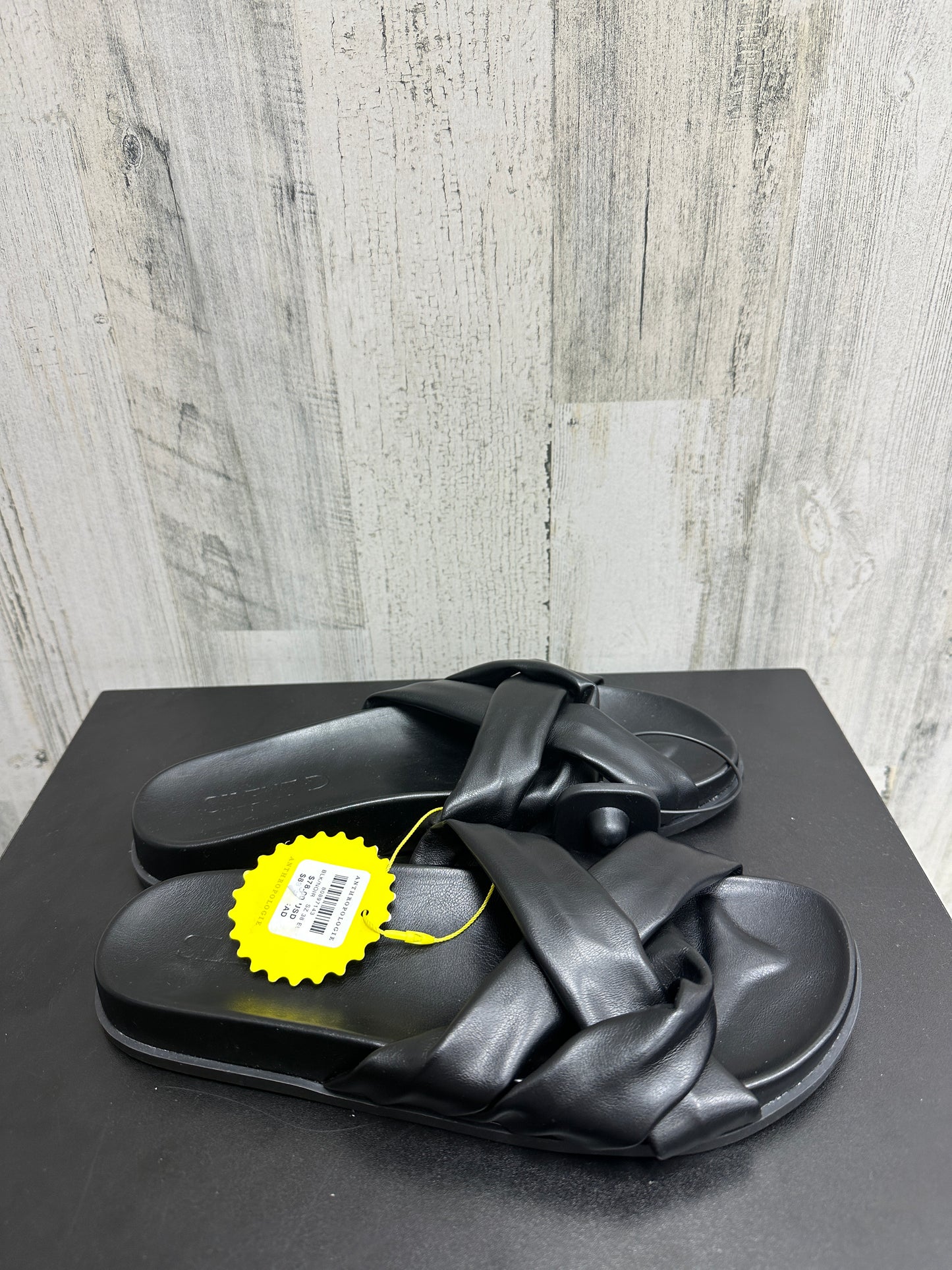 Sandals Flats By Clothes Mentor Size: 7.5