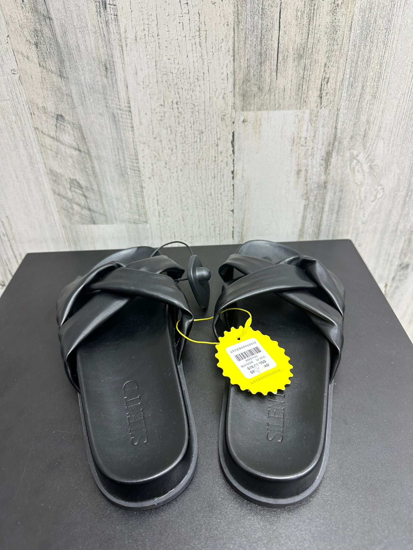 Sandals Flats By Clothes Mentor Size: 7.5