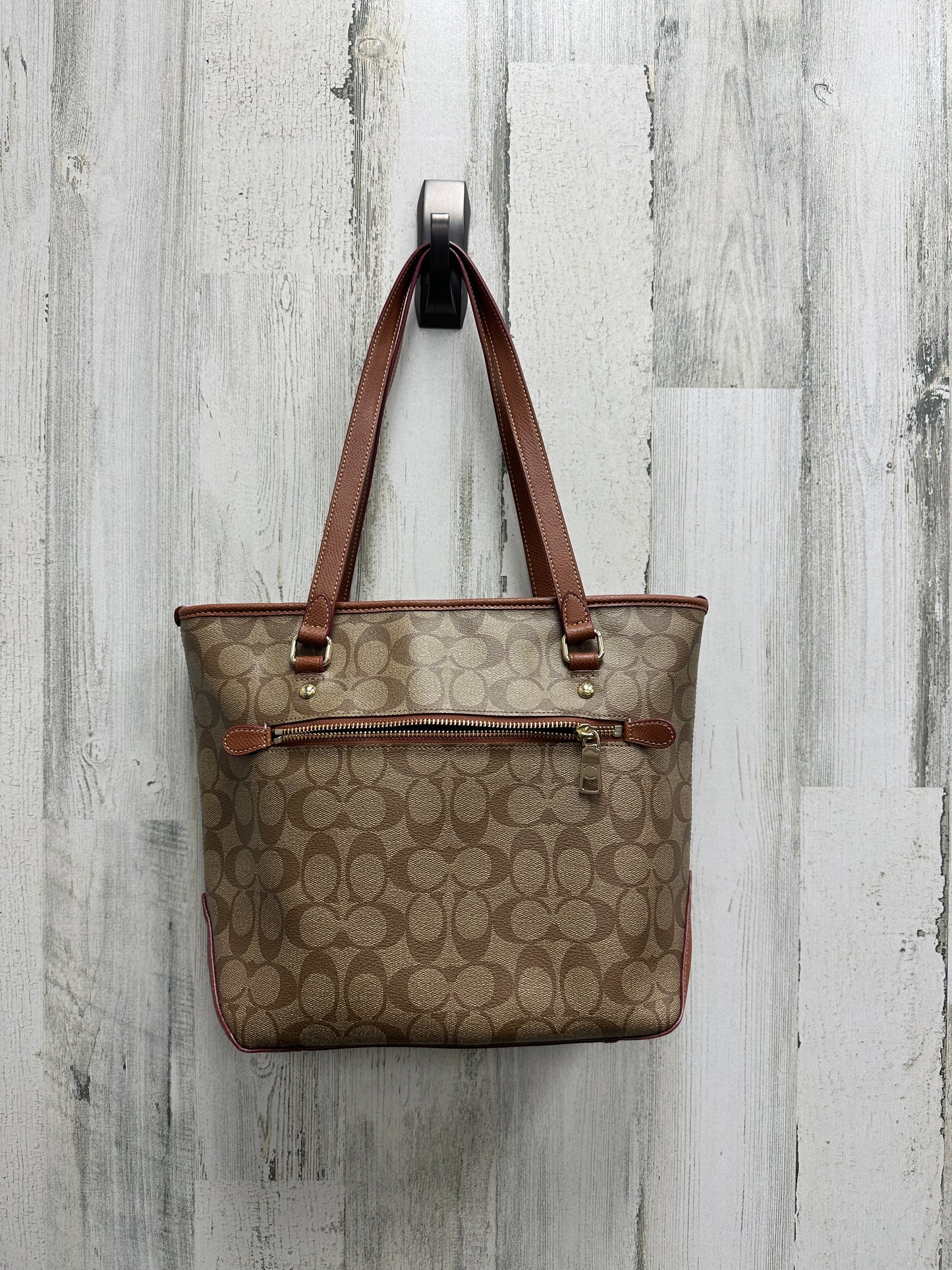 Handbag Designer By Coach Size: Medium