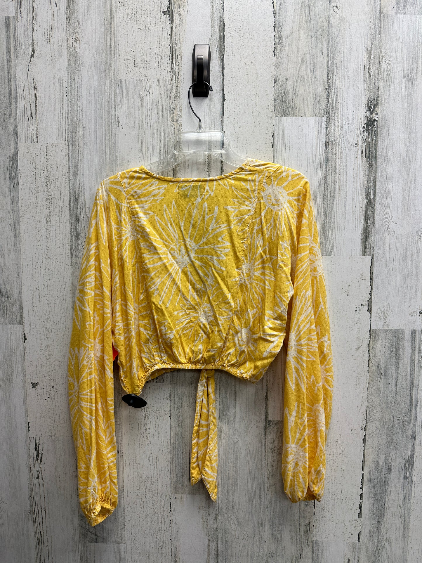 Top Long Sleeve By Urban Outfitters Size: S