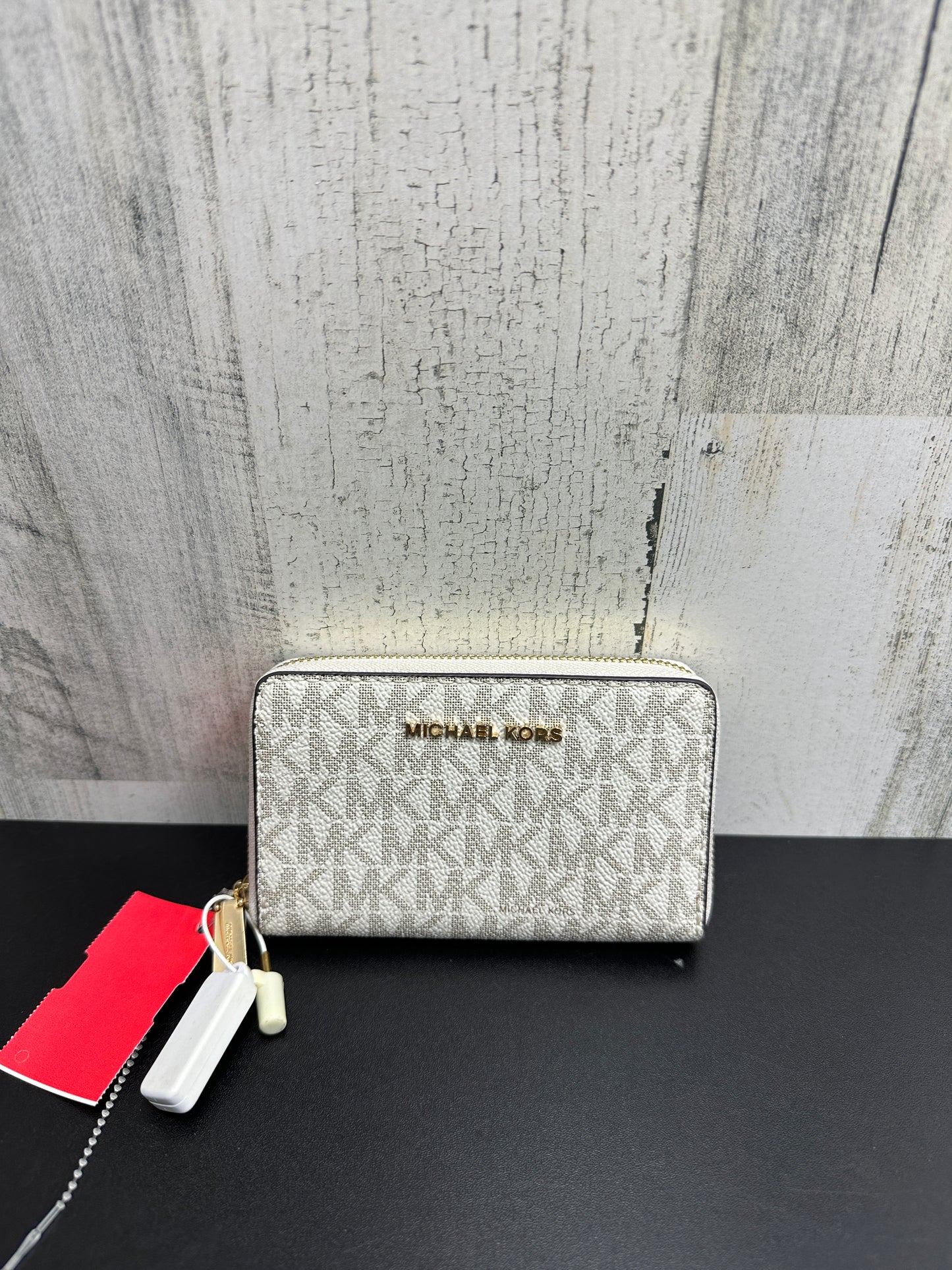 Coin Purse By Michael Kors Size: Small