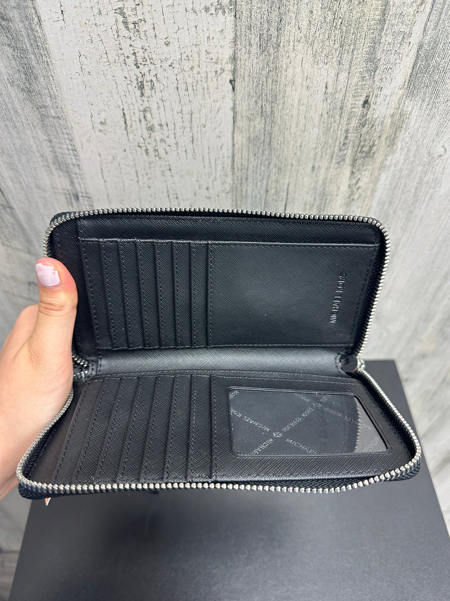 Wallet Designer By Michael Kors Size: Large