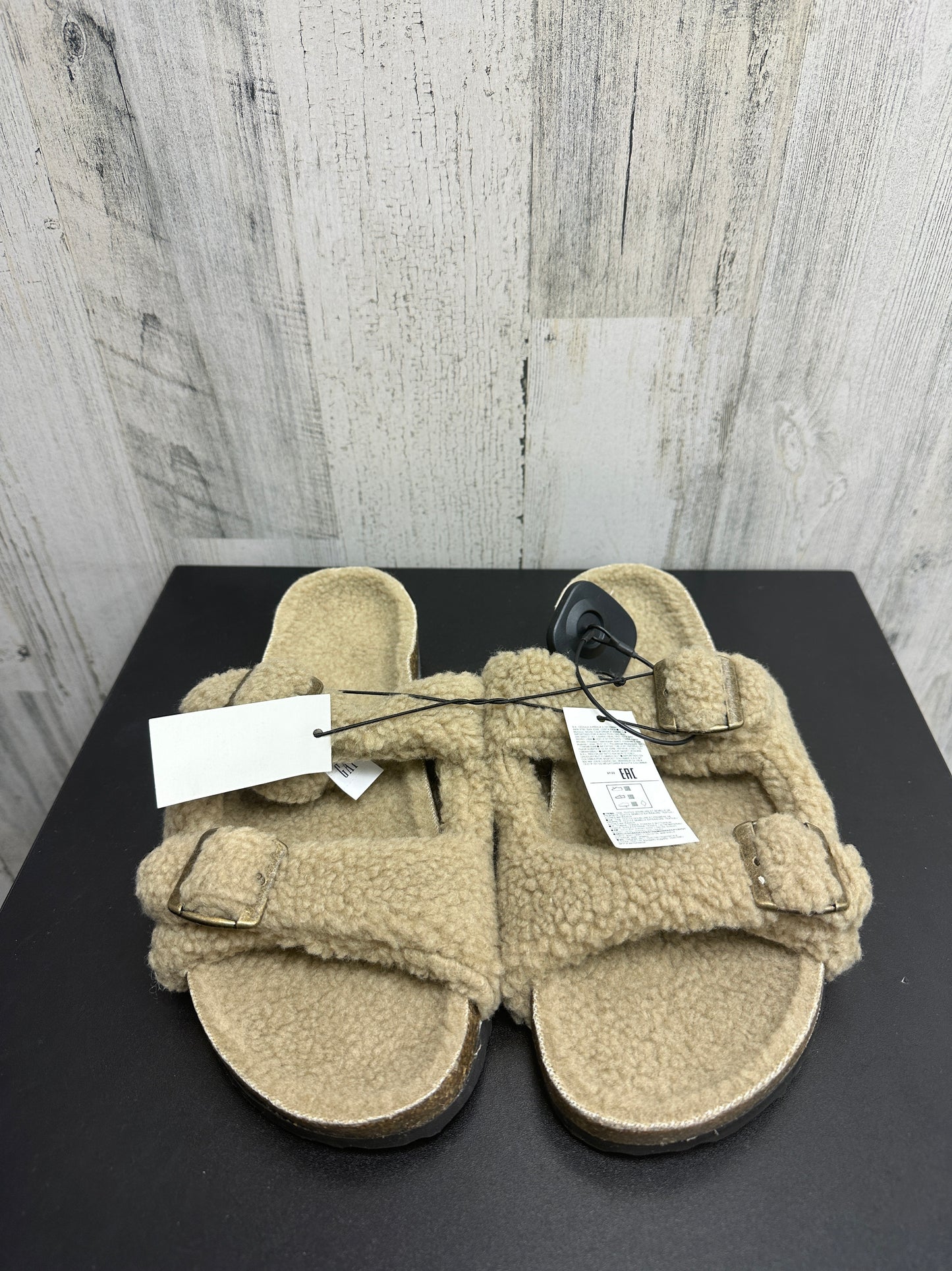Sandals Flats By Gap Size: 9