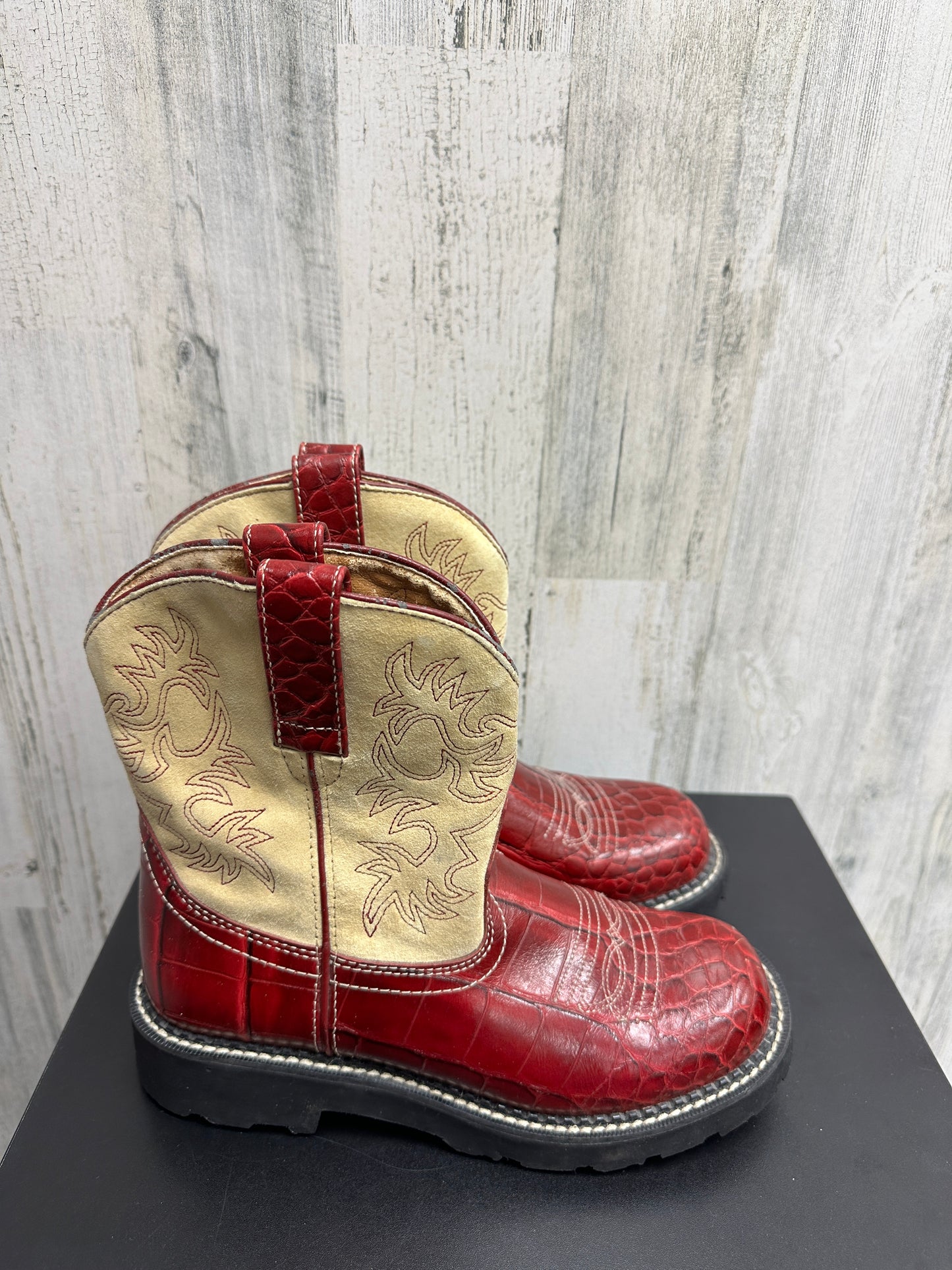 Boots Ankle Heels By Ariat Size: 7.5