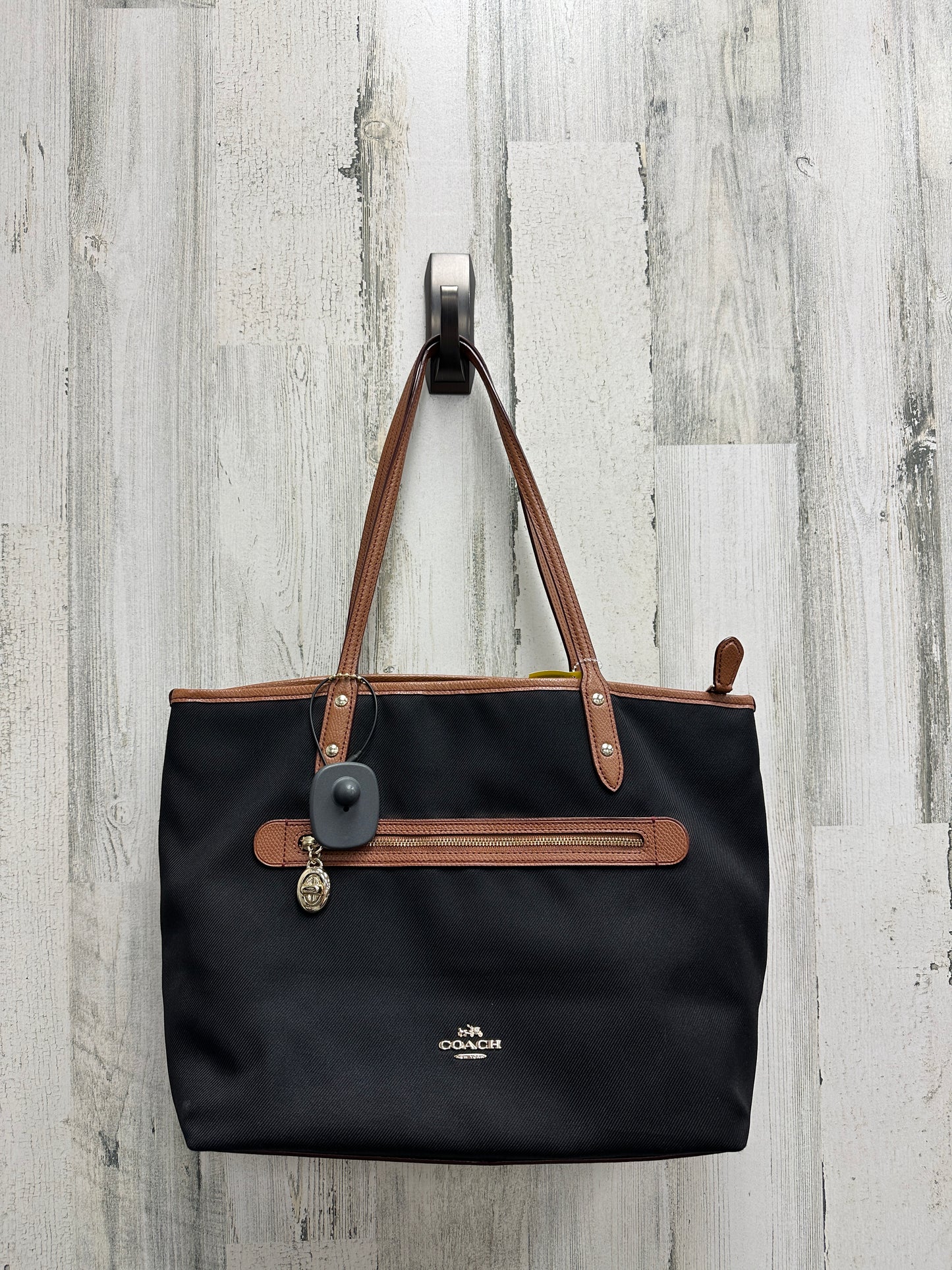 Handbag Designer By Coach Size: Medium