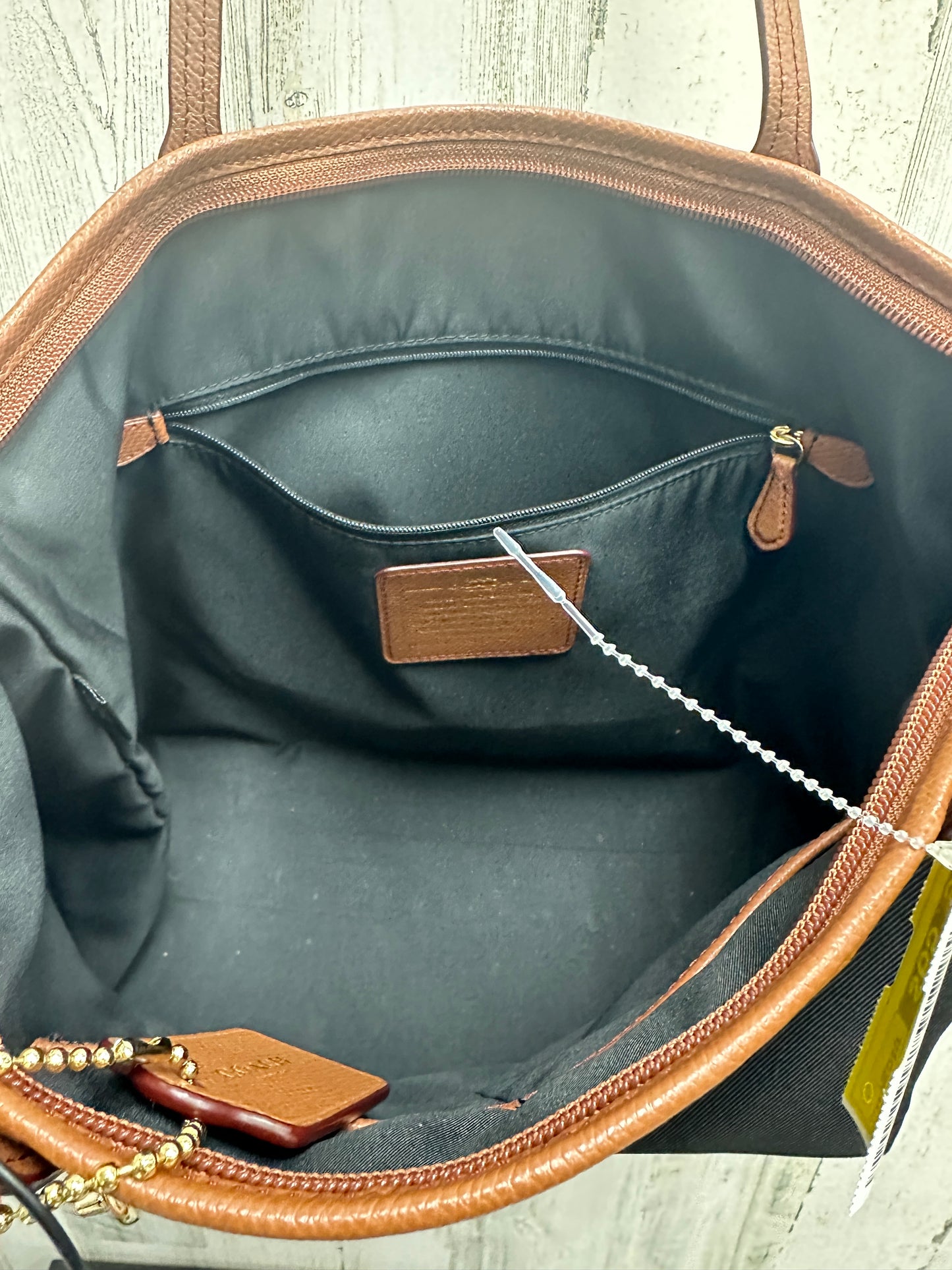 Handbag Designer By Coach Size: Medium