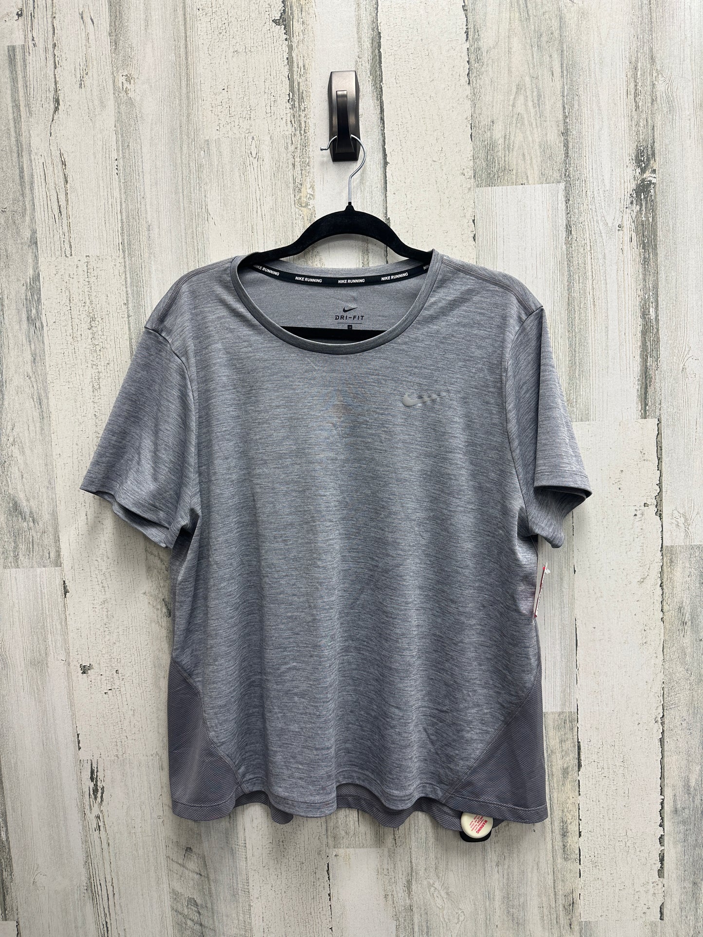 Top Short Sleeve By Nike Apparel Size: 1x
