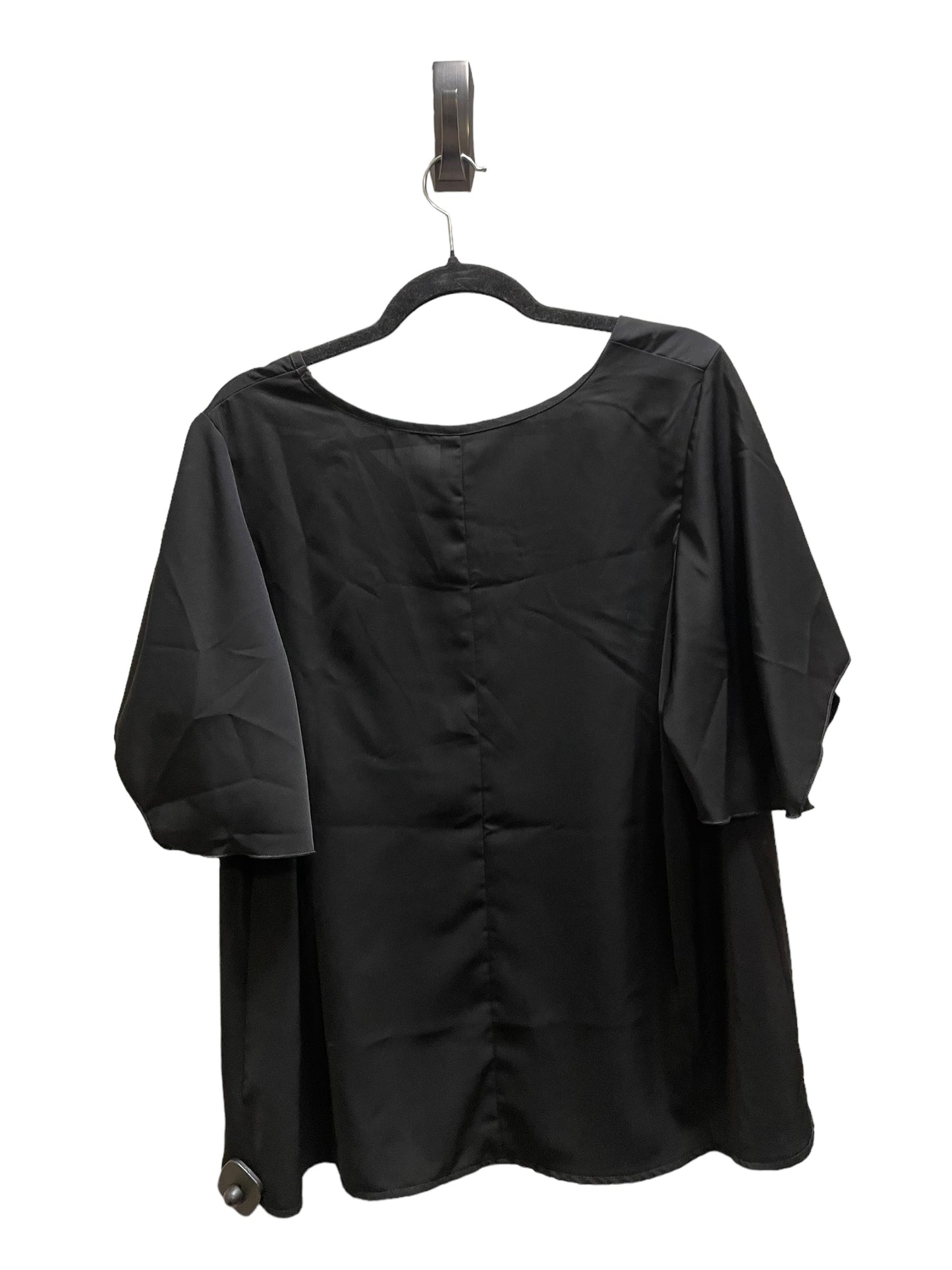 Top Short Sleeve By Shein In Black, Size: 1x