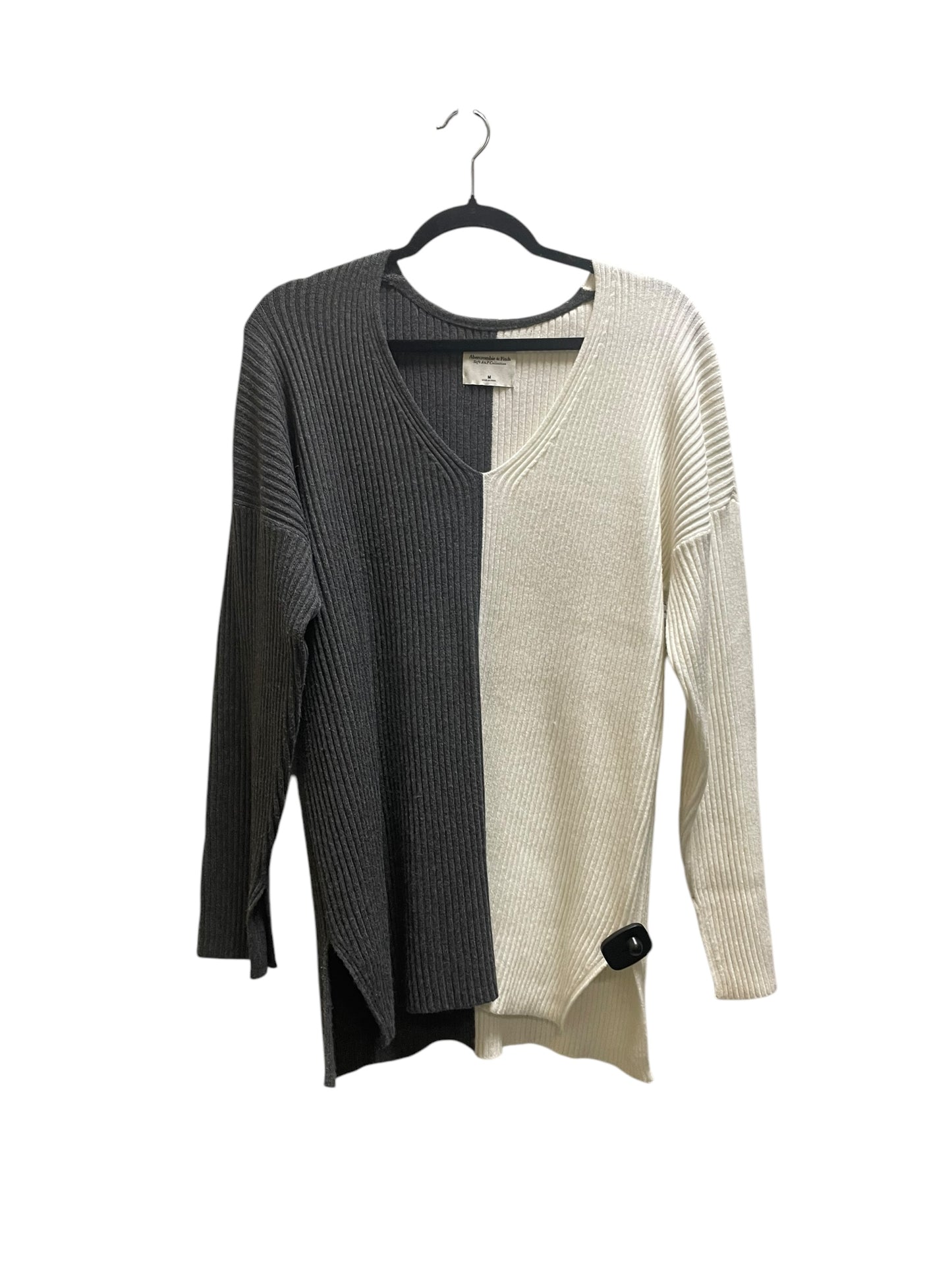 Sweater By Abercrombie And Fitch In Grey, Size: M