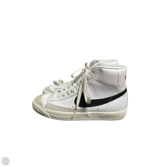 Shoes Sneakers By Nike In White, Size: 7.5