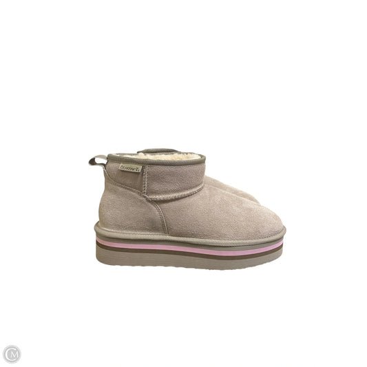 Boots Ankle Flats By Bearpaw In Tan, Size: 10