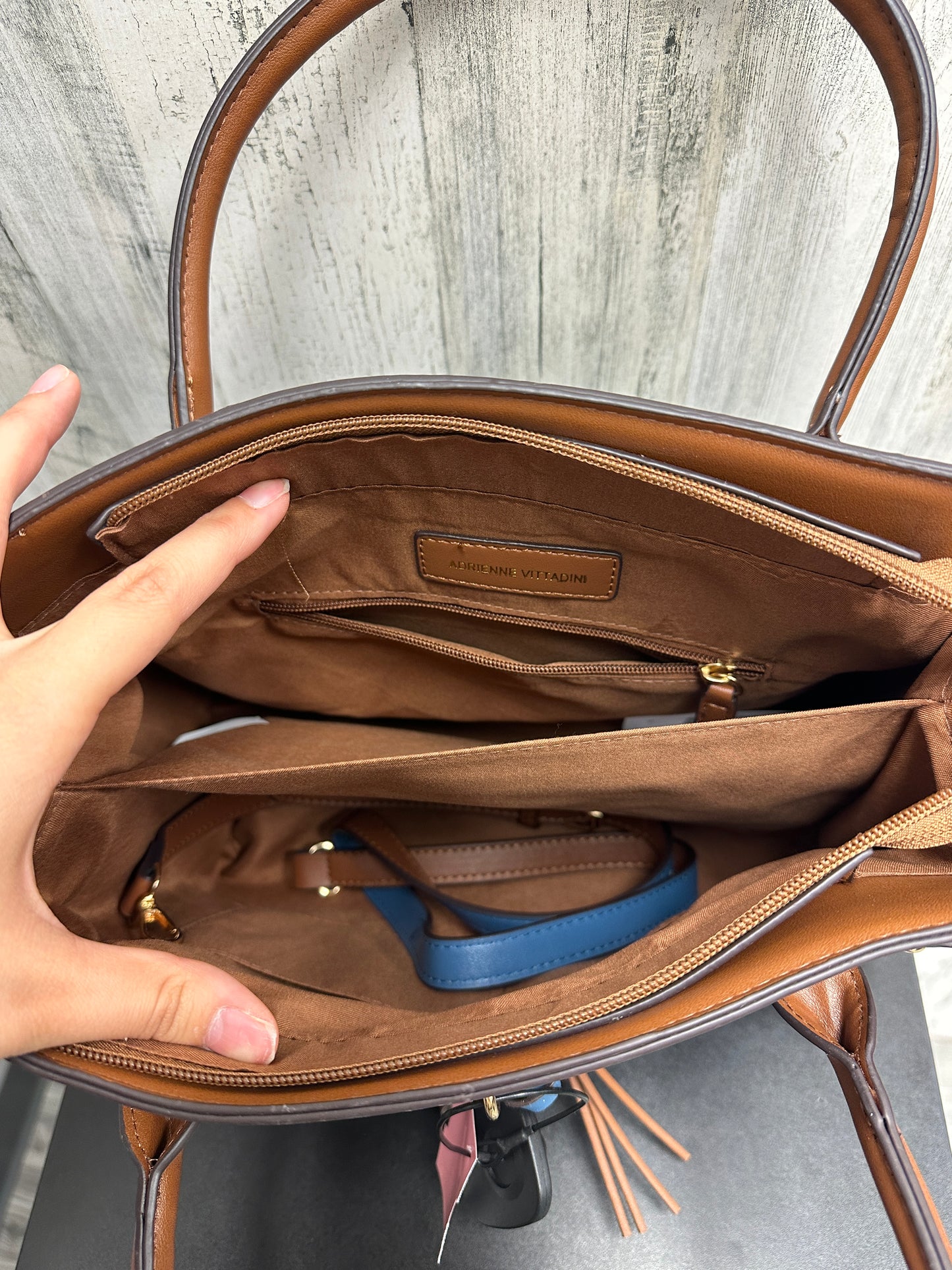 Handbag By Adrienne Vittadini  Size: Large