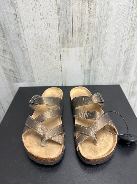 Sandals Flats By Natural Reflections  Size: 8