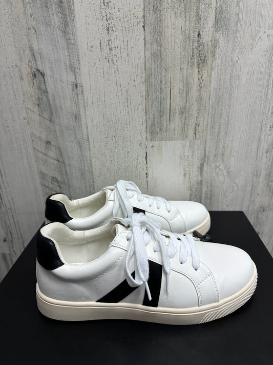 Shoes Sneakers By Mia  Size: 8