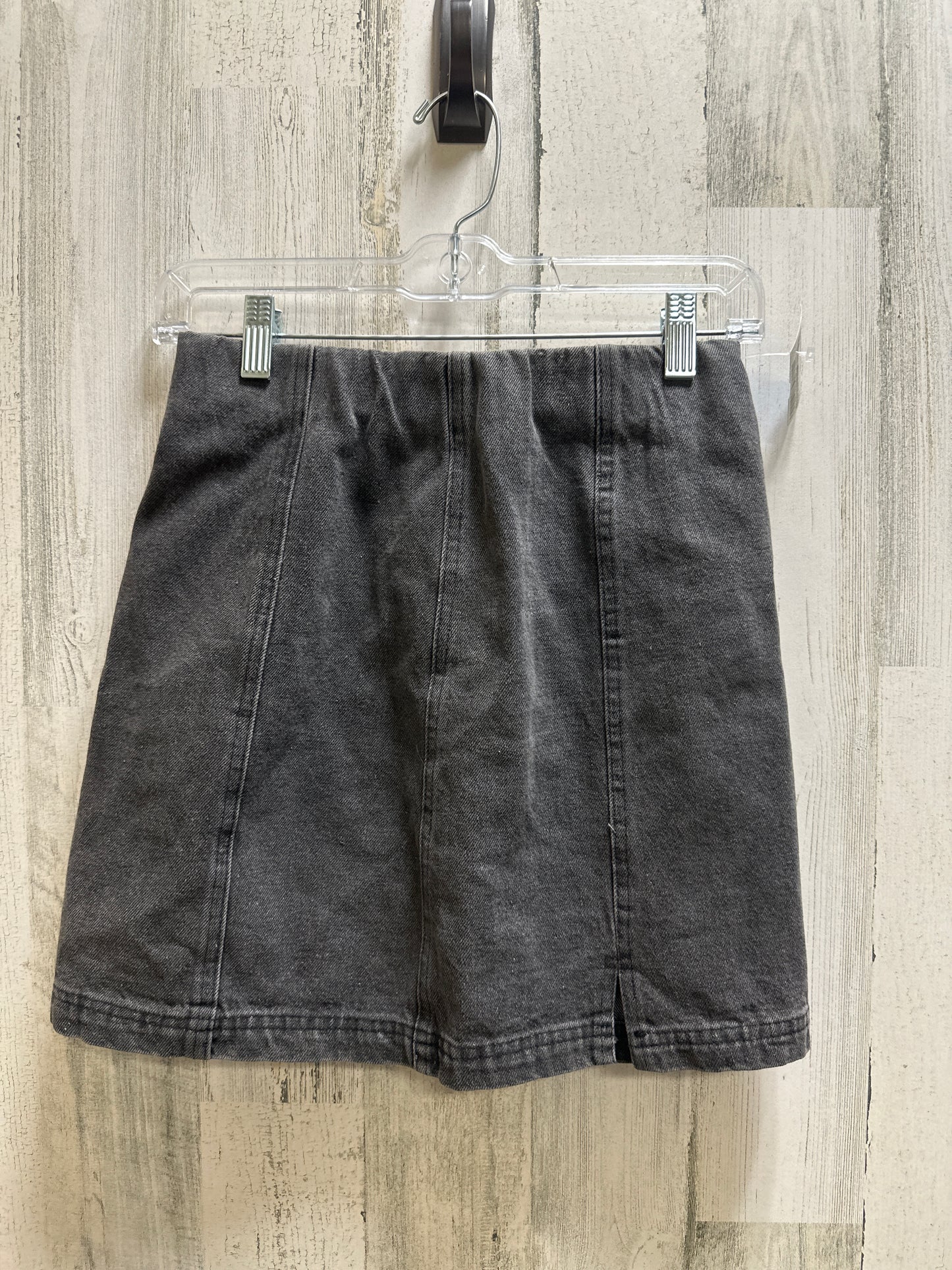 Skirt Mini & Short By Loveriche  Size: S